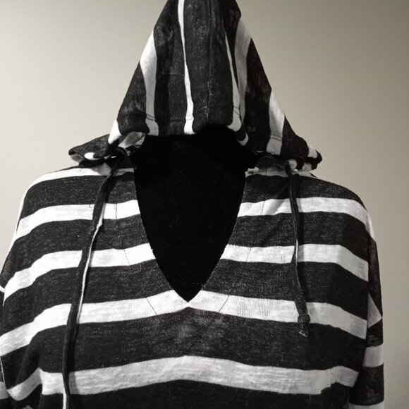 POOF NY BLACK AND WHITE HORIZONTAL STRIPE HOODED TOP WOMEN SIZE S - Picture 8 of 8
